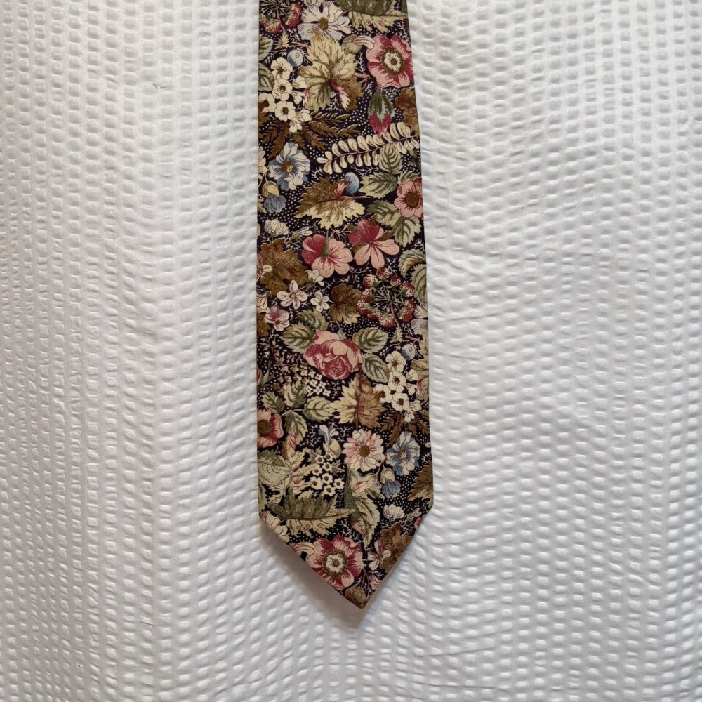American Eagle Outfitters Men's Floral Tie  59 1/2" Long‎ 100% Cotton